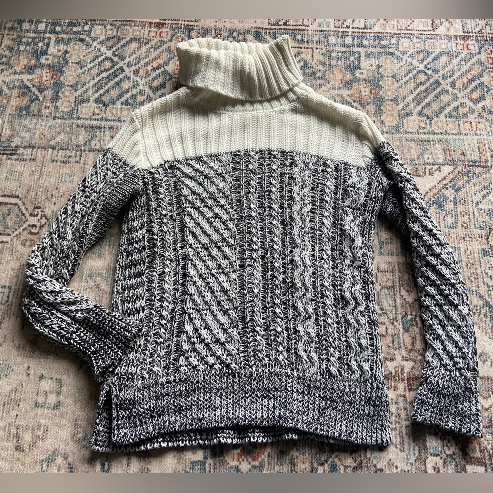 Cream and black women’s sweater, size Smalll